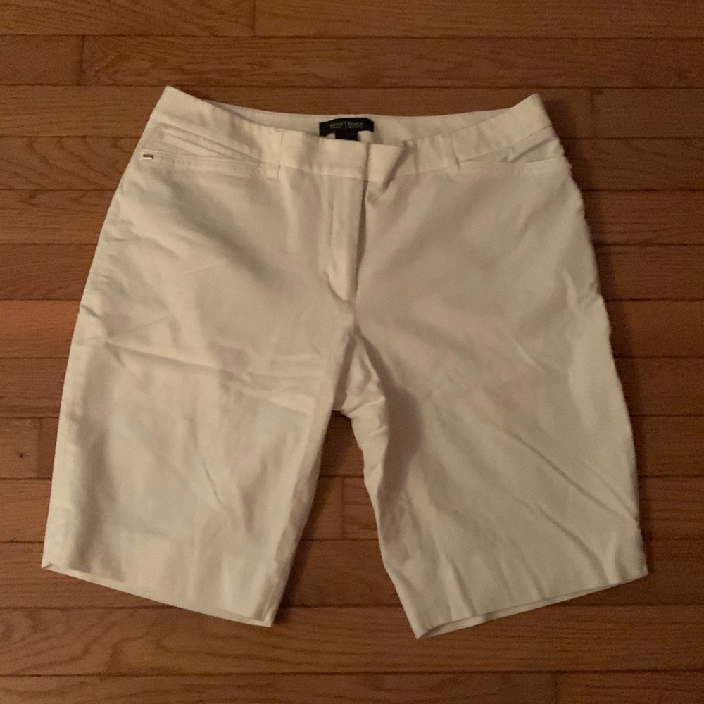 Women’s size 10 white bermuda shorts from White House Black Market.